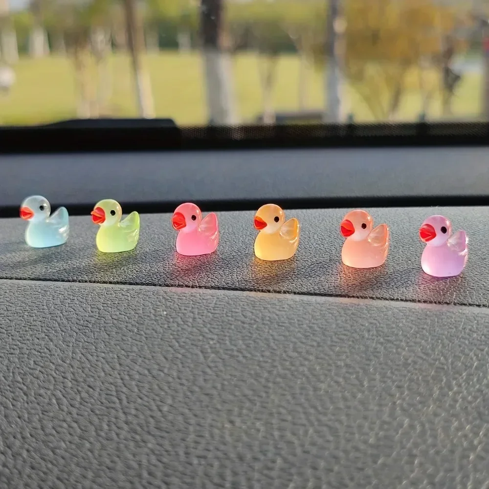 10Pcs Glow-in-the-Dark Resin Duck Set - Durable and Cute Car Dashboard Decor for A Charming Interior