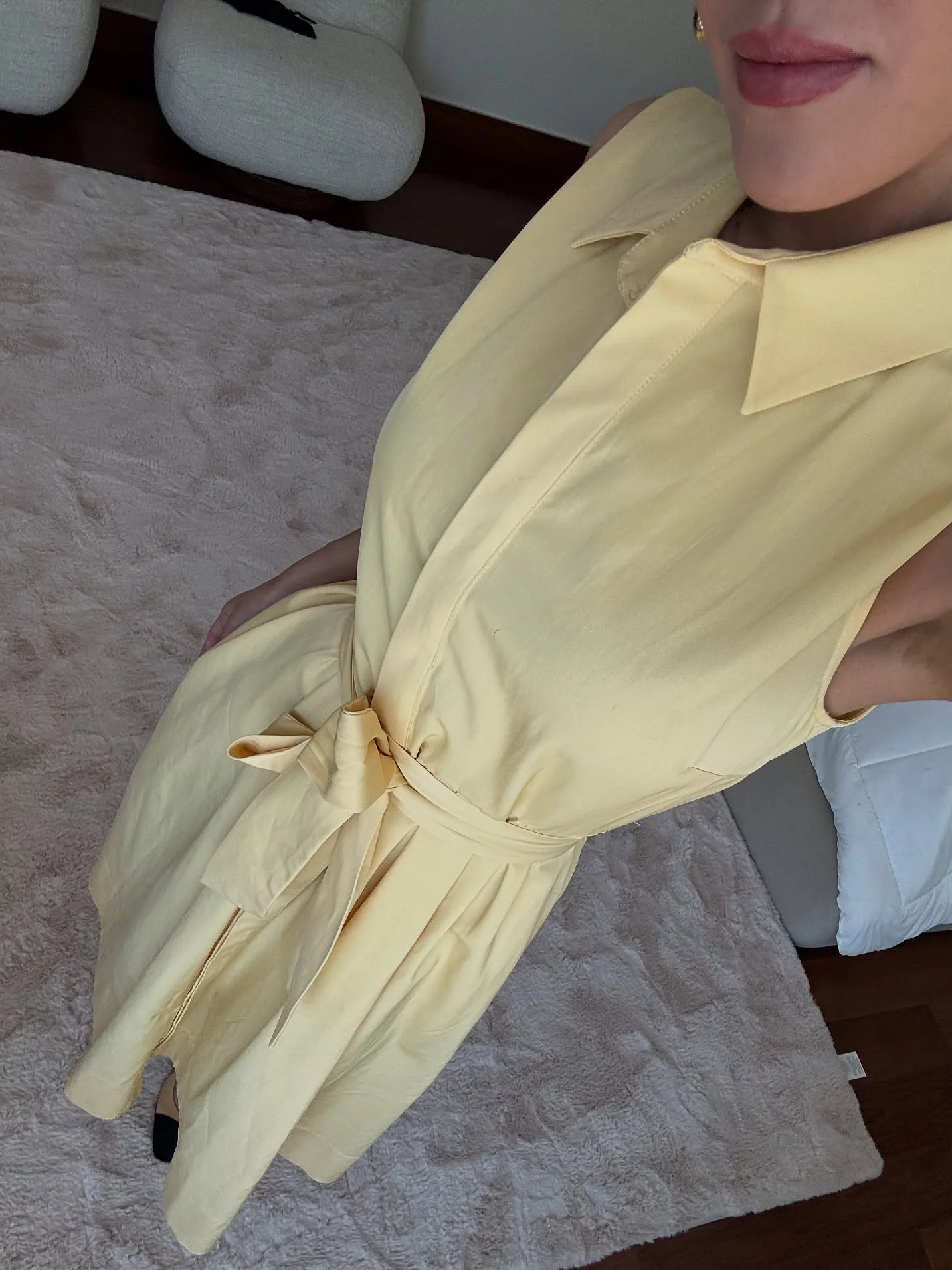 우아한 노란색 민소매 셔츠 드레스 옷깃 버튼 디테일 레이스 업 플리츠 롱 스커트 여름 패션 숙녀 통근 스타일