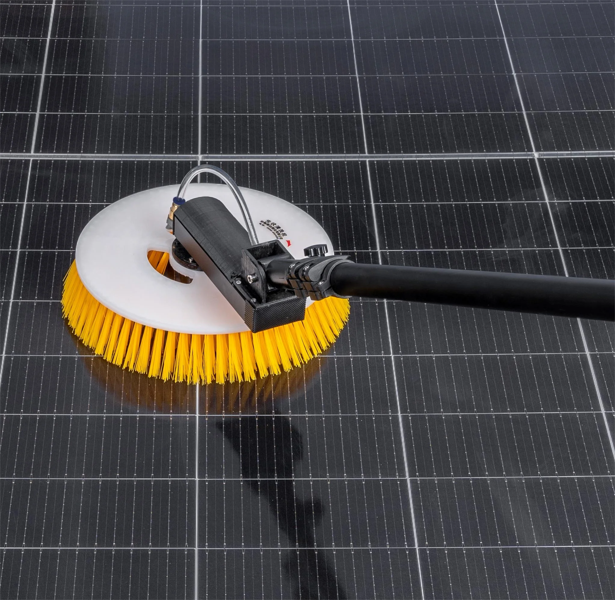 Quick Clean Solar Panel Brush Easy-to-use and time-saving plastic maintenance tool