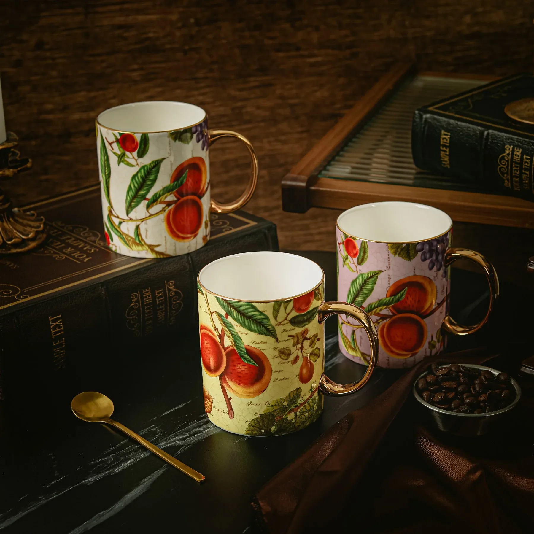 

European Vintage Court Style Color Fruit Bone China Mug Gold Plated Afternoon Tea Coffee Cup Tea Cup Cups and Mugs