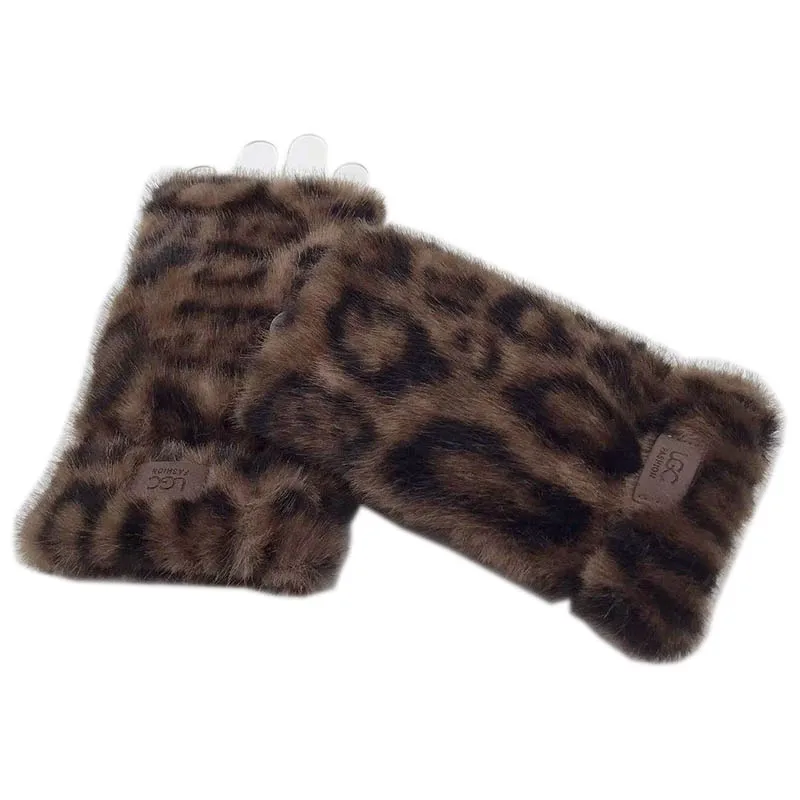 The new fashionable half-finger and open-finger gloves for girls in winter are stylish for driving, can keep warm and are windpr