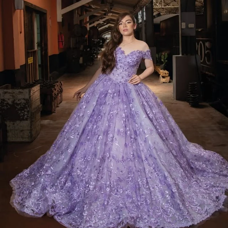 ที่กําหนดเองสีม่วง Quinceanera ปิดชุดไหล่ Tull เลื่อม applique 3D ดอกไม้ลูกไม้ Vestido De 15 Quinceanera
