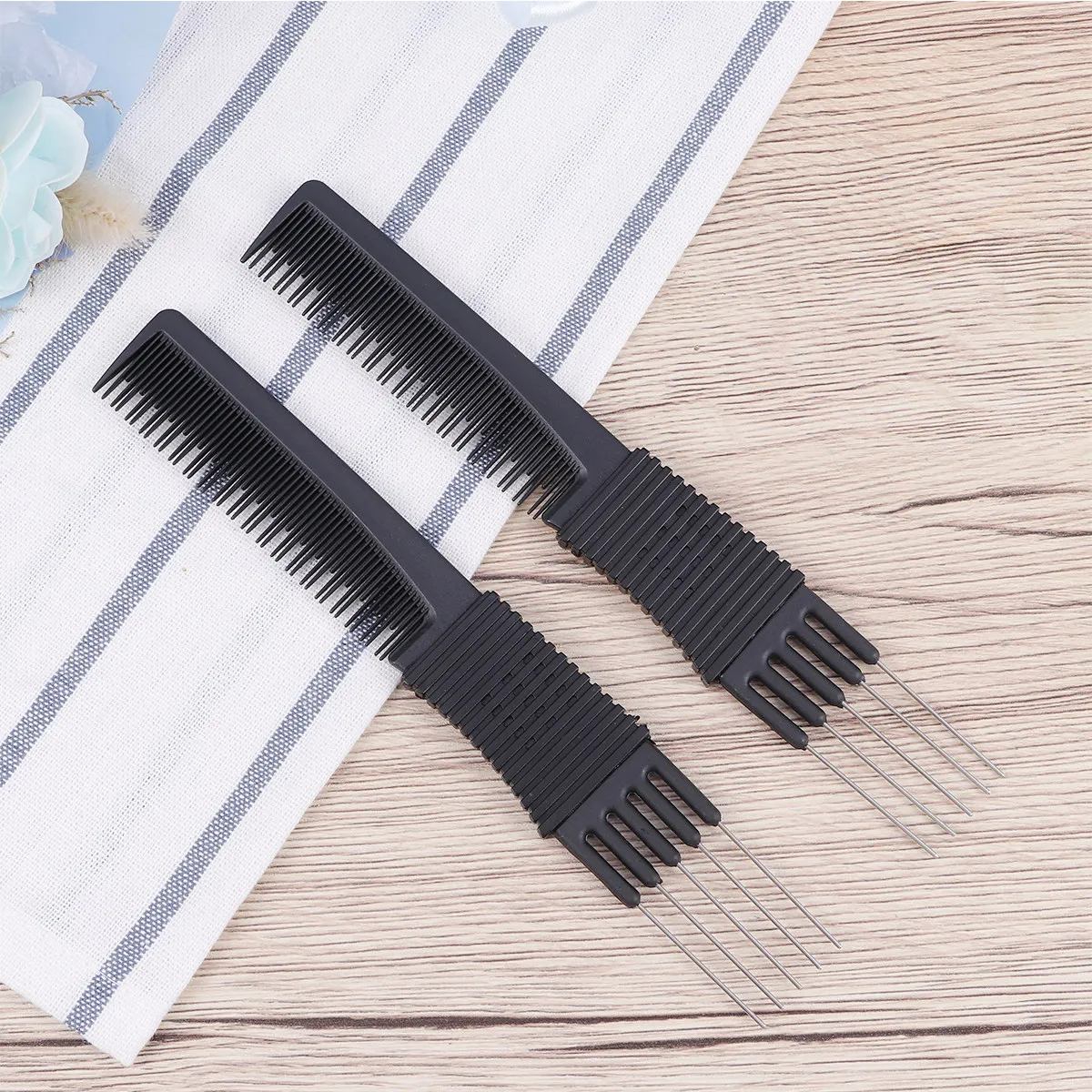 

2Pcs Anti-Static Hair Cutting Comb Set Rat-Tail Design for Fine Hairstyles Salon Barber Home Hotel Use Plastic Unbreakable Hair