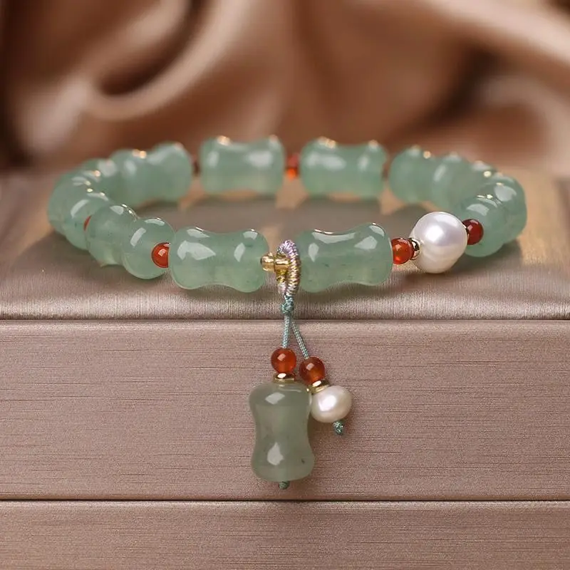 Natural green Dongling bamboo joint jade bracelet for women, a retro and elegant style, a perfect match for best friends
