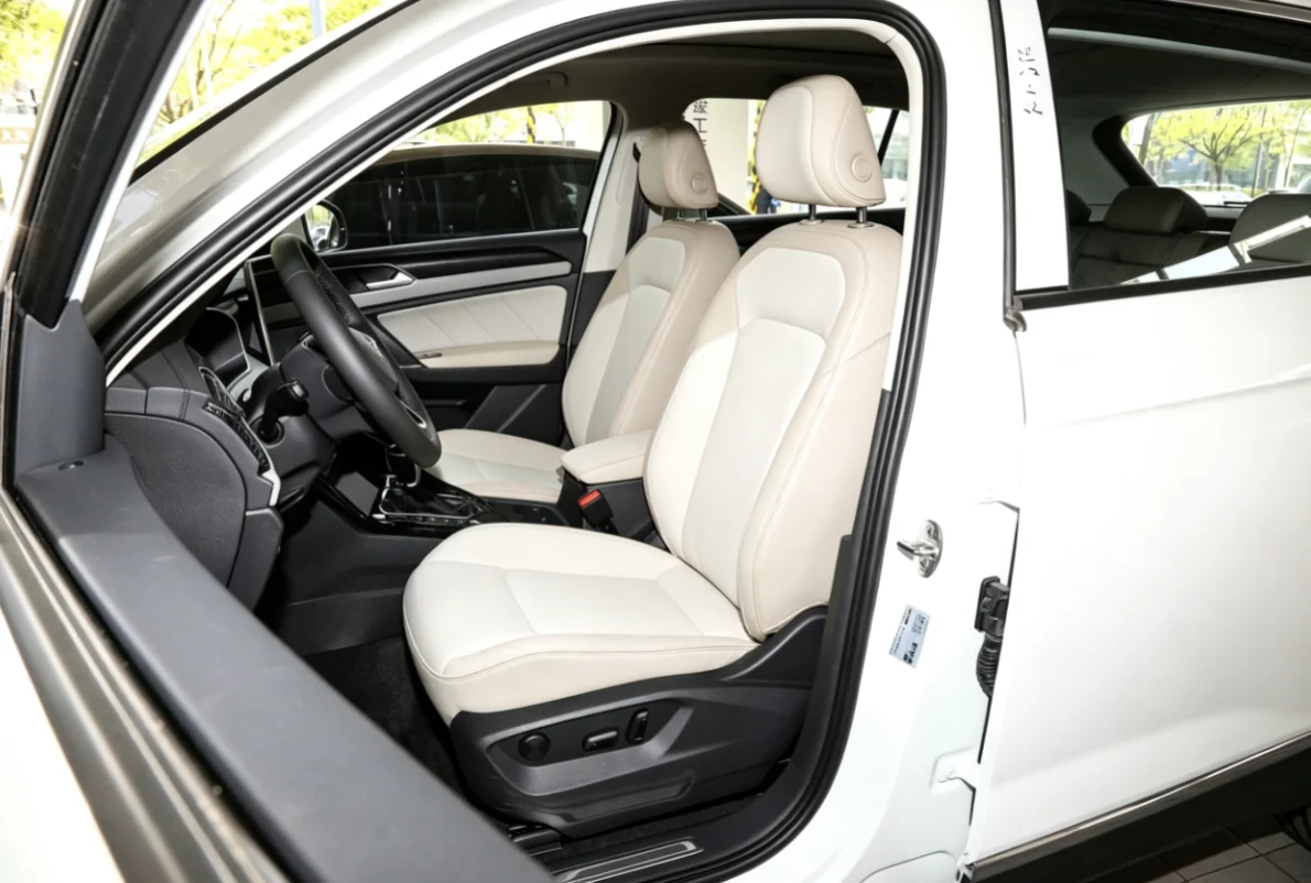 Für Volkswagen Tayron 2020~2023 Maßgefertigte Autositzbezüge Luxuriöses Nappaleder 100% Passgenau Innenraumzubehör 360 ° Vollständige Abdeckung – Detail 1