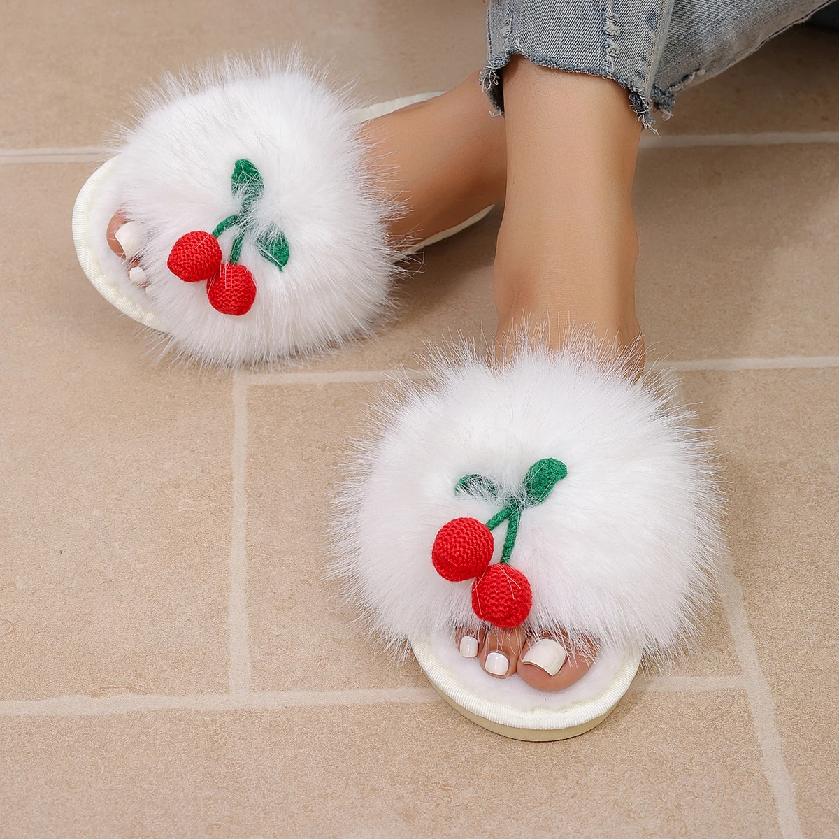 Winterliche Niedliche Kirsch-Hausschuhe für Damen, Flauschige Kirsch-Plüsch-Hausschuhe, Bequeme Schlafzimmer-Slipper für Damen, Neue Flache Slipper. – Detail 2
