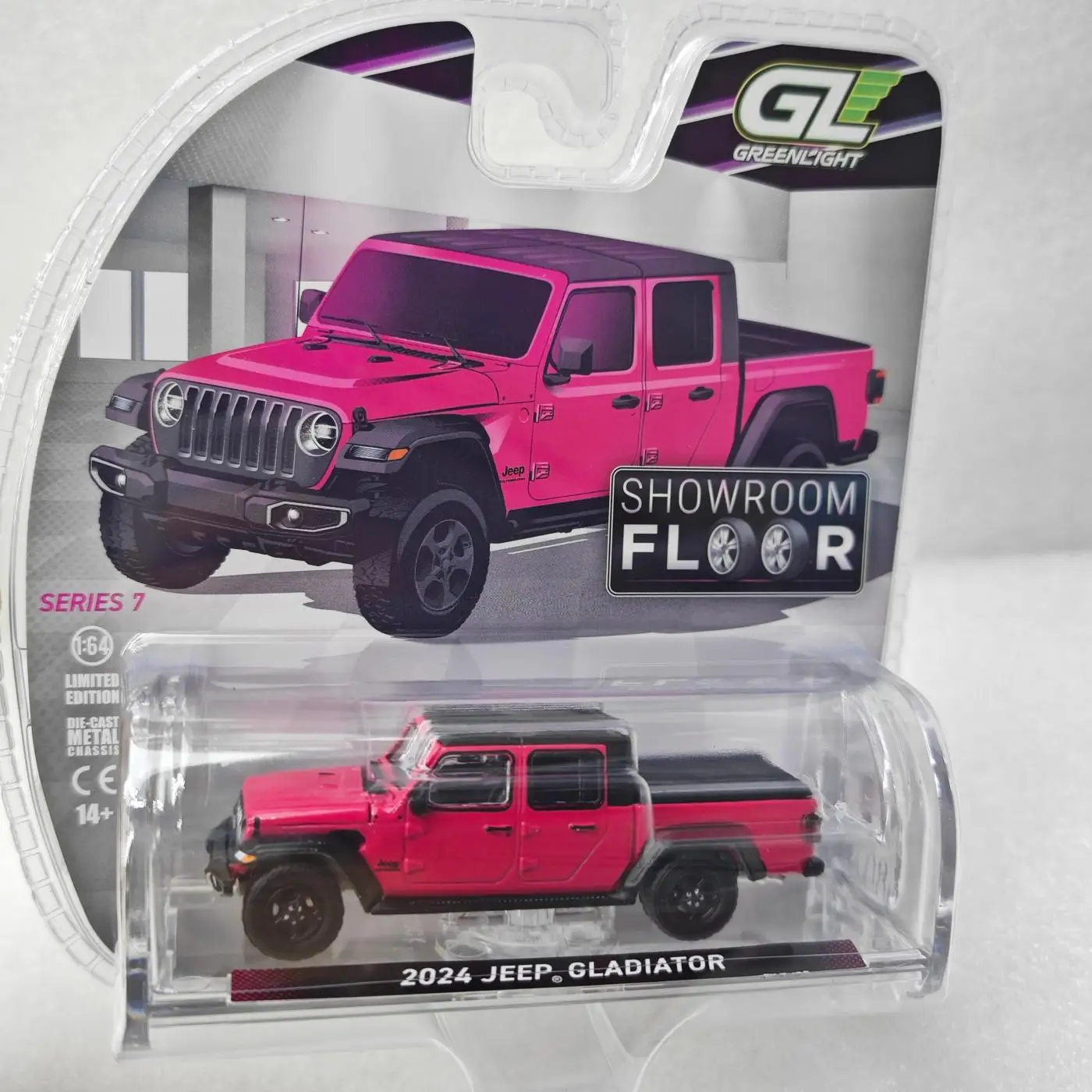 

Greenlight 1:64 Showroom Floor Series 7–2024 Jeep Gladiator — Tuscadero