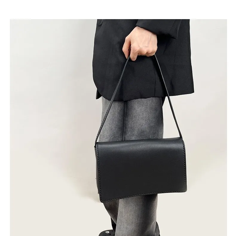 حقيبة نسائية ذات طبقة علوية من جلد البقر ذات طبقة علوية كلاسيكية أمريكية، حقيبة كتف دراجة نارية بسيطة وغير رسمية متعددة الاستخدامات عصرية