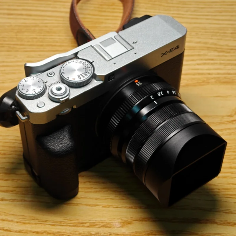 Image of Quadratische Gegenlichtblende aus Metall für Fujifilm Fujinon XF35mm F2 R WR, XF23mm F2 R WR Objektiv