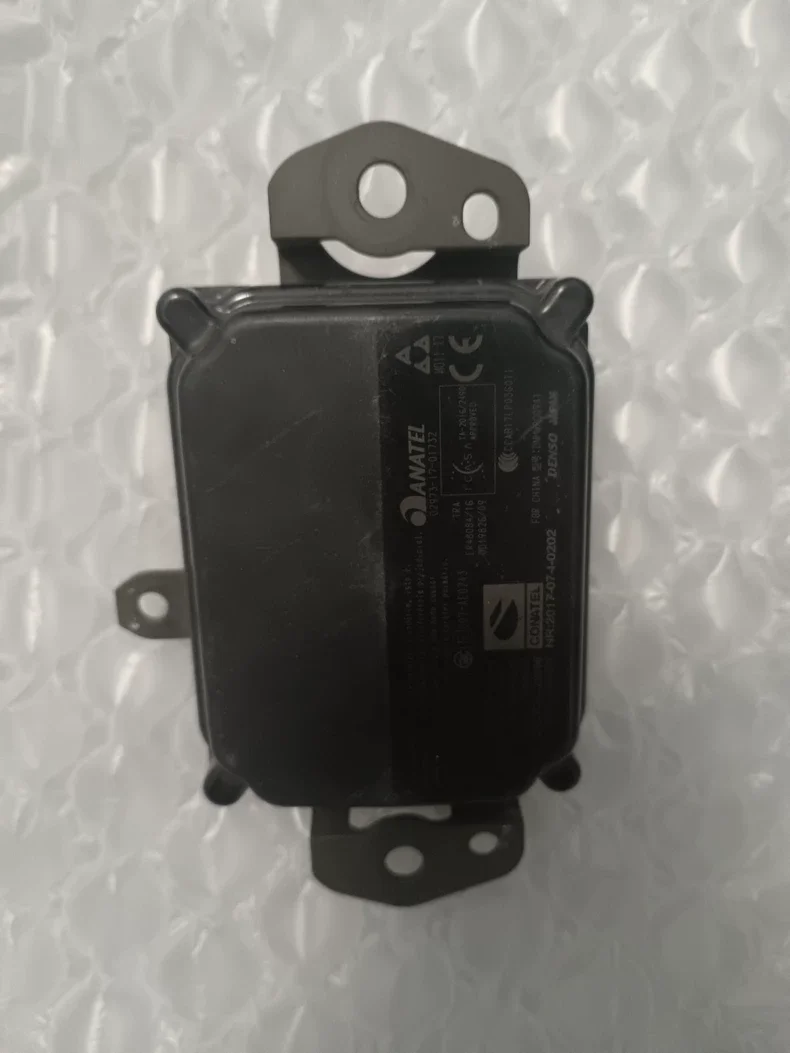 Used auto parts For Toyota ACC millimeter-wave radar cruise module model 88210-06060 original DENSO part.