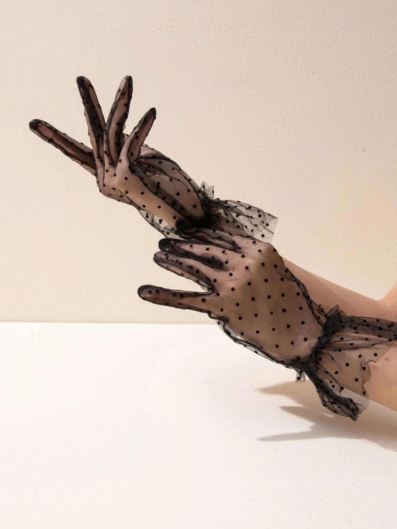 

Elegant 1pair Women Polka Dot Pattern Gloves For PartyElegant 1pair Women Polka Dot Pattern Gloves For Party