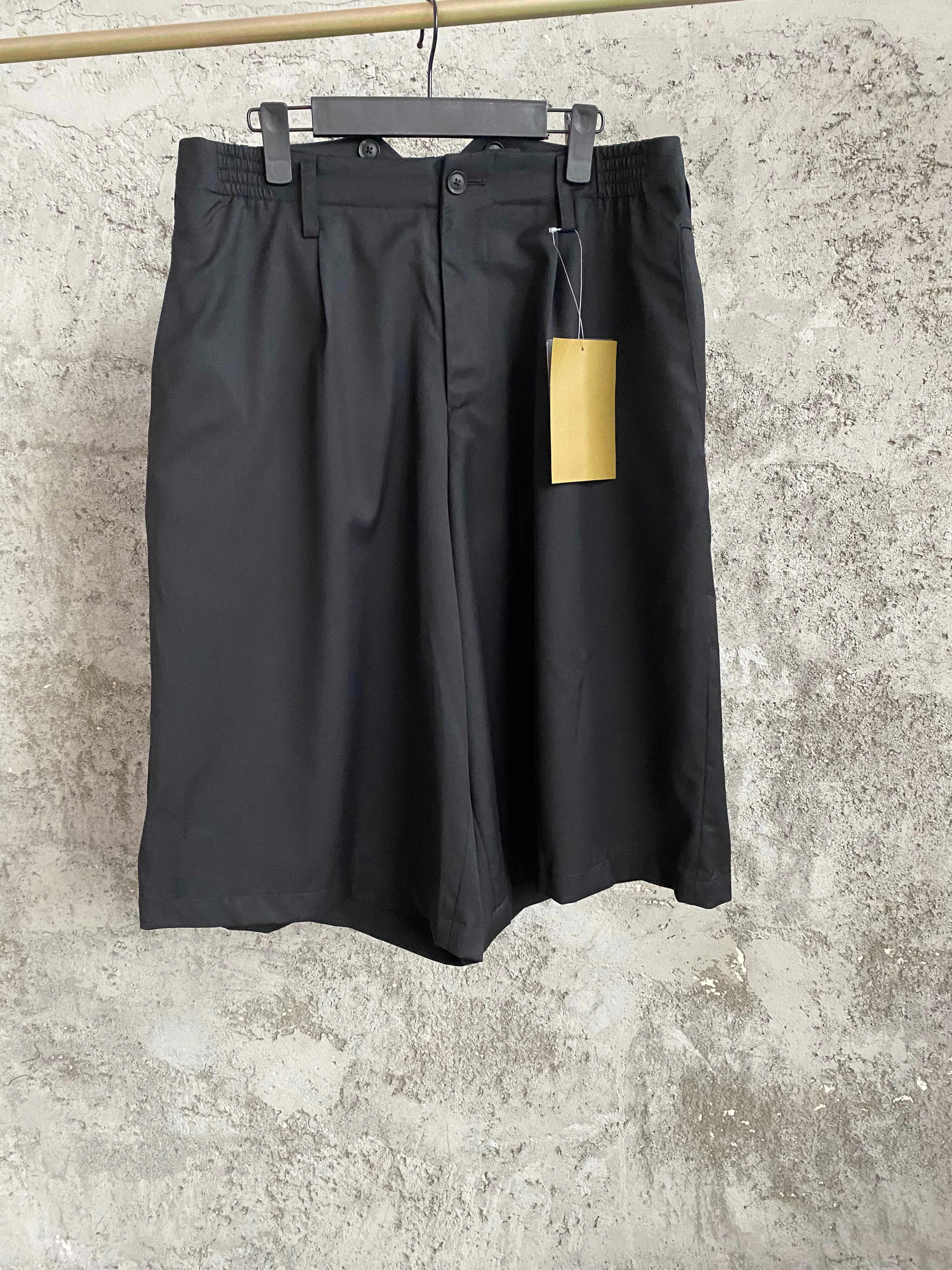 TOP-YAMAMOTO black large pocket functional zipper Bermuda shorts for men