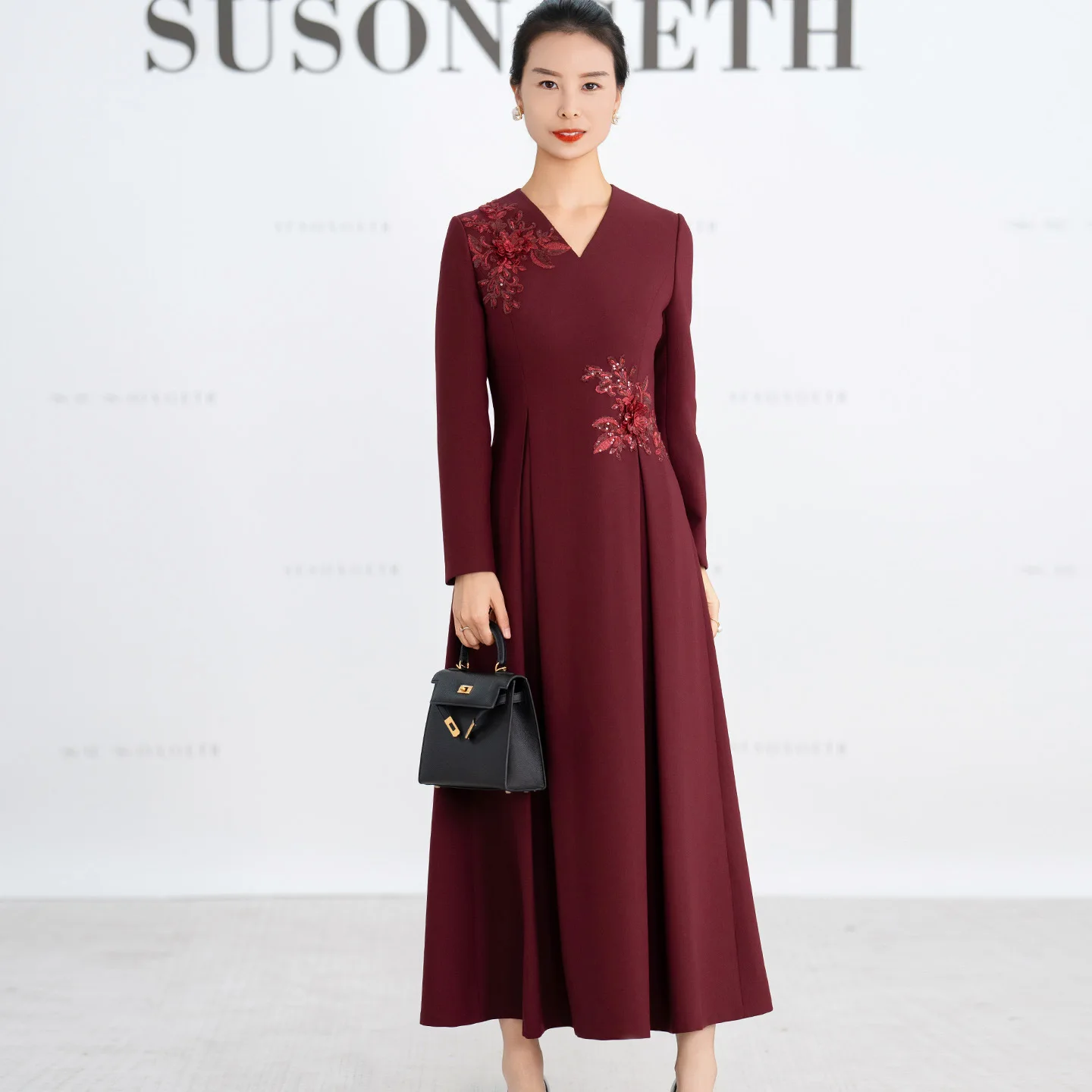 Plus Size Elegant V-Neck Red Dress for Women Wedding Celebration Gown Fashionable Sticker Design Midi Skirt Long Sleeve Polye...