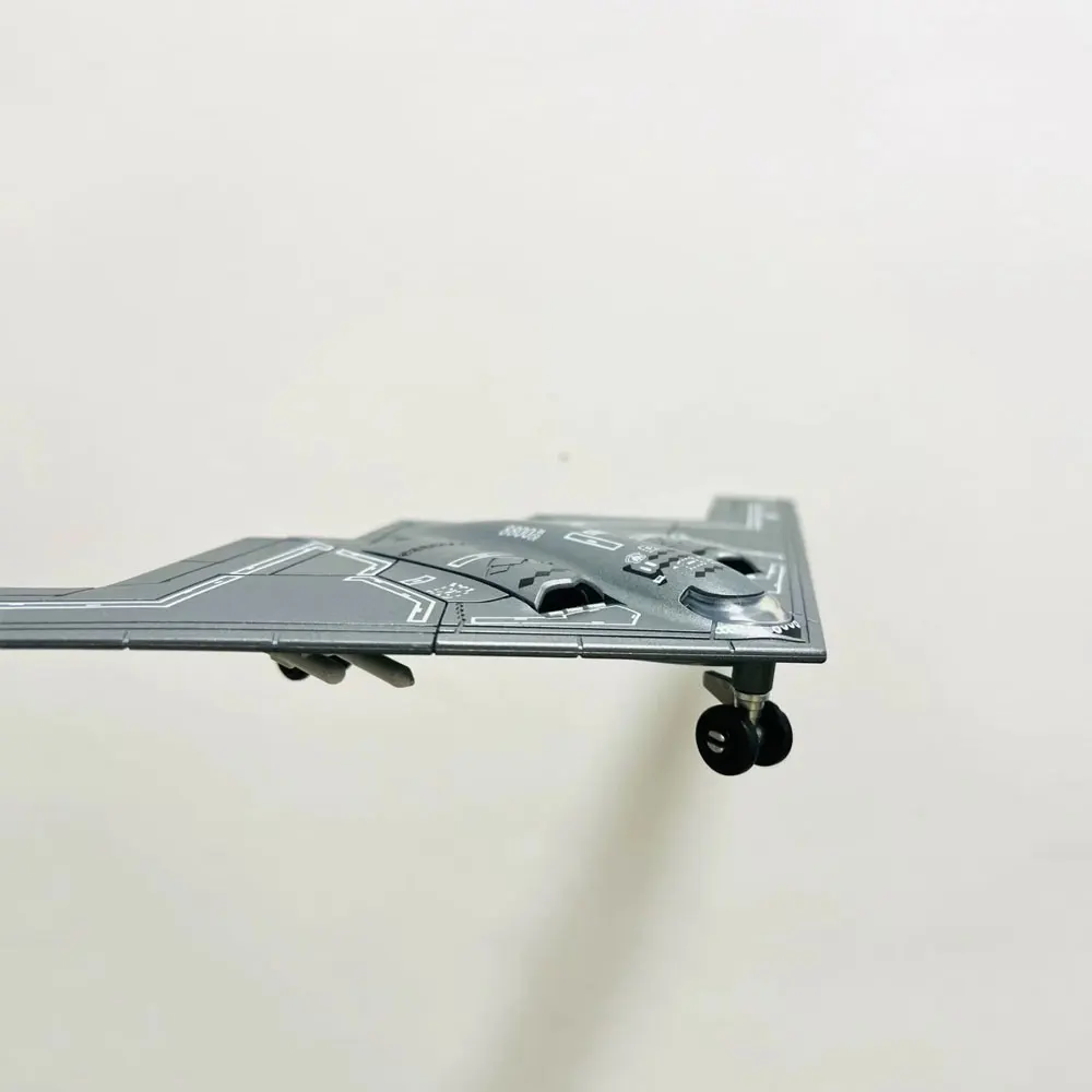 O bombardeiro furtivo fantasma b2 modelo abs 1:200 série militar criativa avião blocos de construção brinquedos para crianças presente natal