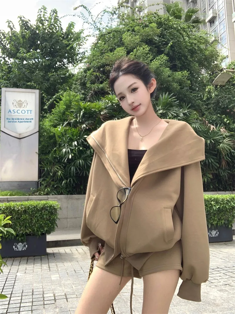 

Casual Sportswear Set High Waist Women's Two-Piece Set Loose Fit Hoodie Jacket And Wide Leg Shorts Spring Fashion Outfit