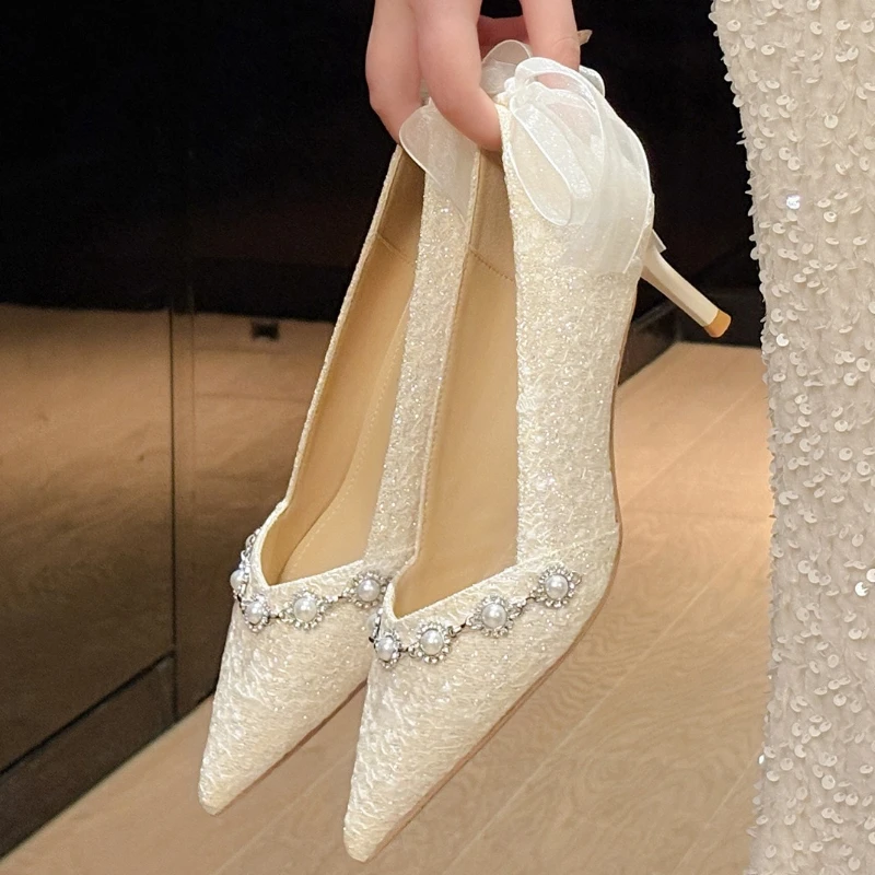 

2026 Spring Elegant High Heels Bridal Pumps Women Bowknot Pearl Chain Decoration Stiletto Dress Shoes Pointed Toe Designer Shoe