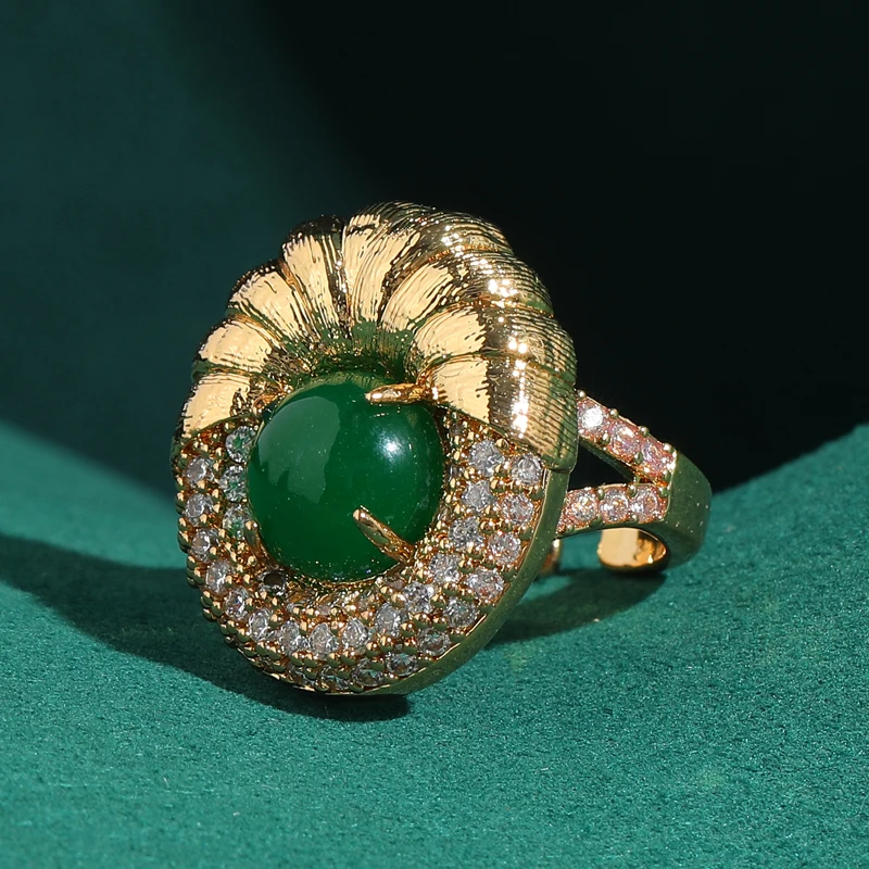 

Green Agate Vintage Rings Antique Gold Plated Half Natural Stone Retro Jewelry Accessories Elegant Female Engagement Art Deco