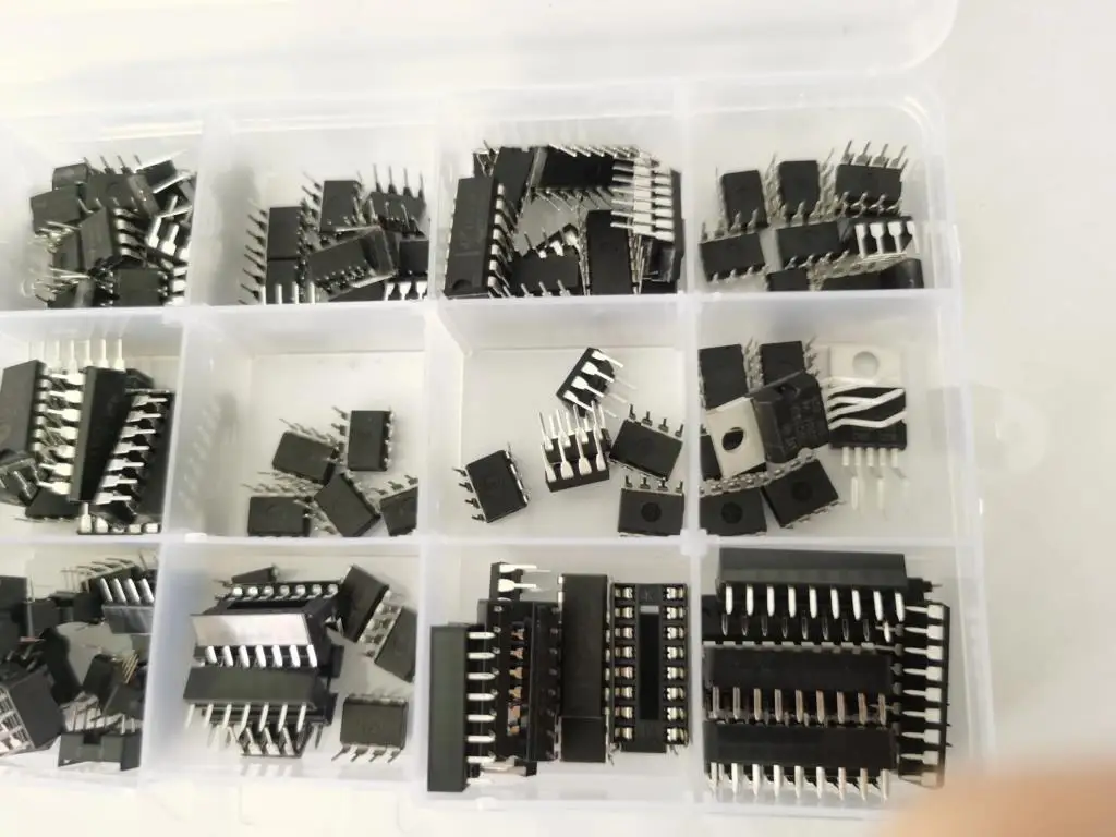 150pcs DIP Integrated Circuit Chip IC Boxed Chip Assortment Amplifier PC817 ICL7660 NE555 LM358 JRC4558 LM393 LM339 TDA2030A PT2