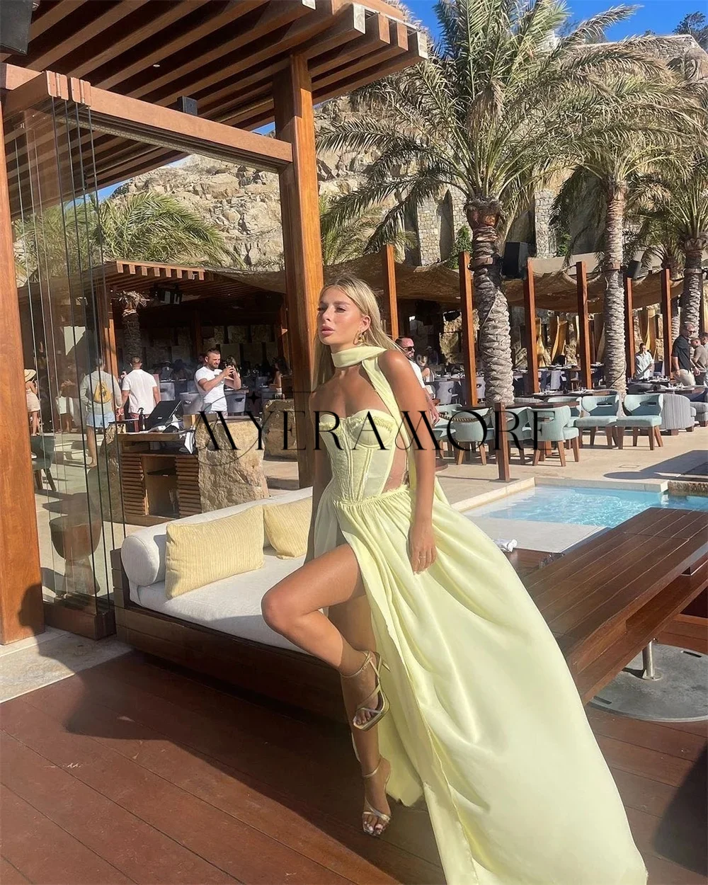 Einfache herzförmige Abendkleider, A-Linie, Rüschen, Seitenschlitz, Party-Abschlussball-Kleider, maßgeschneidert