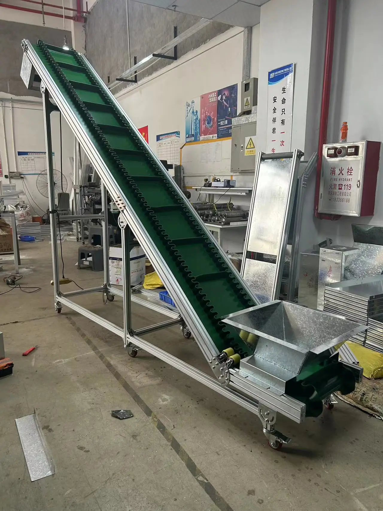 Design Of Green PVC Belt Conveyor System Customized By Factory Food-grade Belt Conveyor