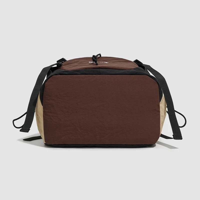 حقيبة ظهر مضادة للماء للمشي لمسافات طويلة في الكلية - حقيبة رحلات خفيفة الوزن مع أشرطة كتف مزدوجة للرياضات الخارجية واستخدام الحرم الجامعي