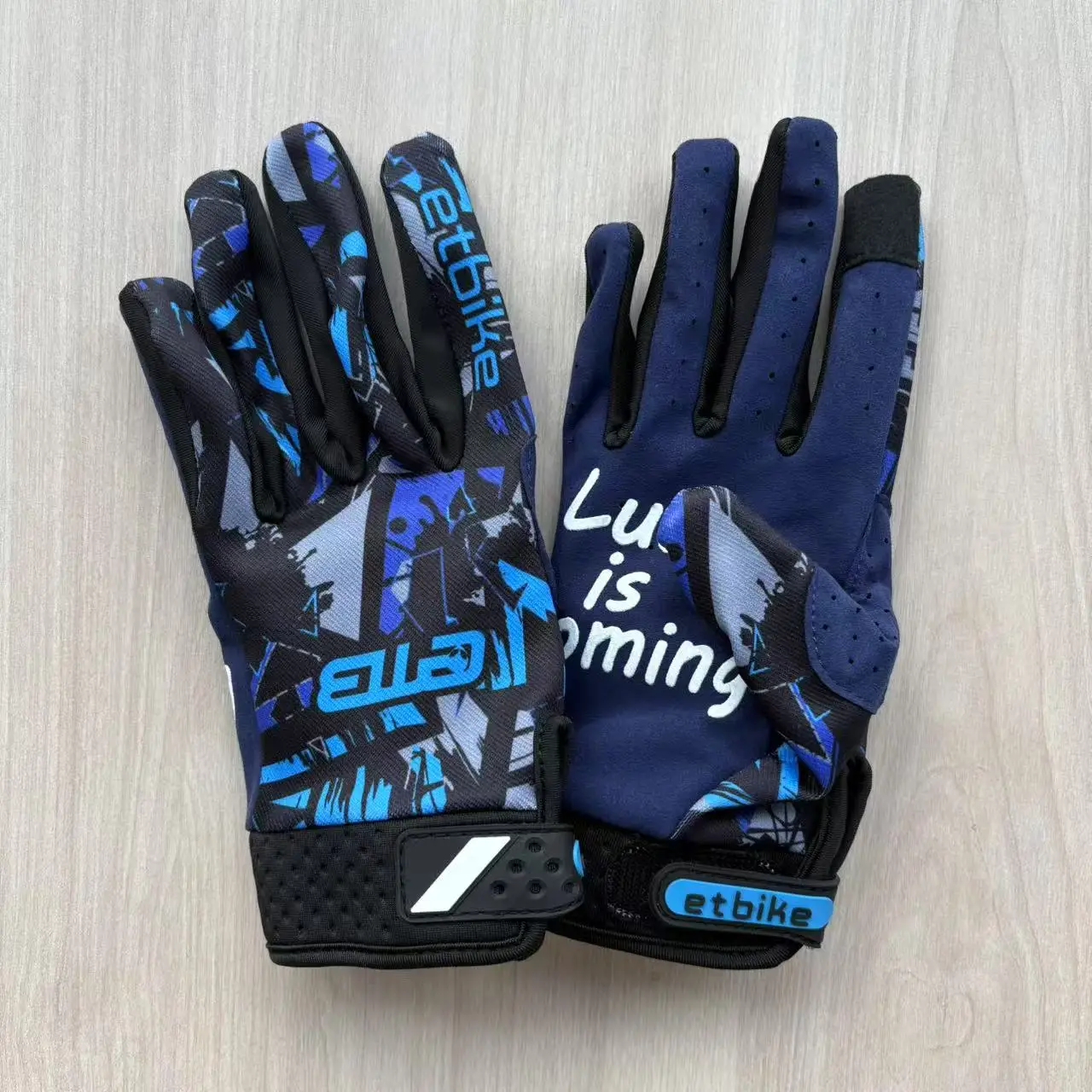 Thumbnail 4 - #61 Best Bicycle Gloves to Buy In 2026