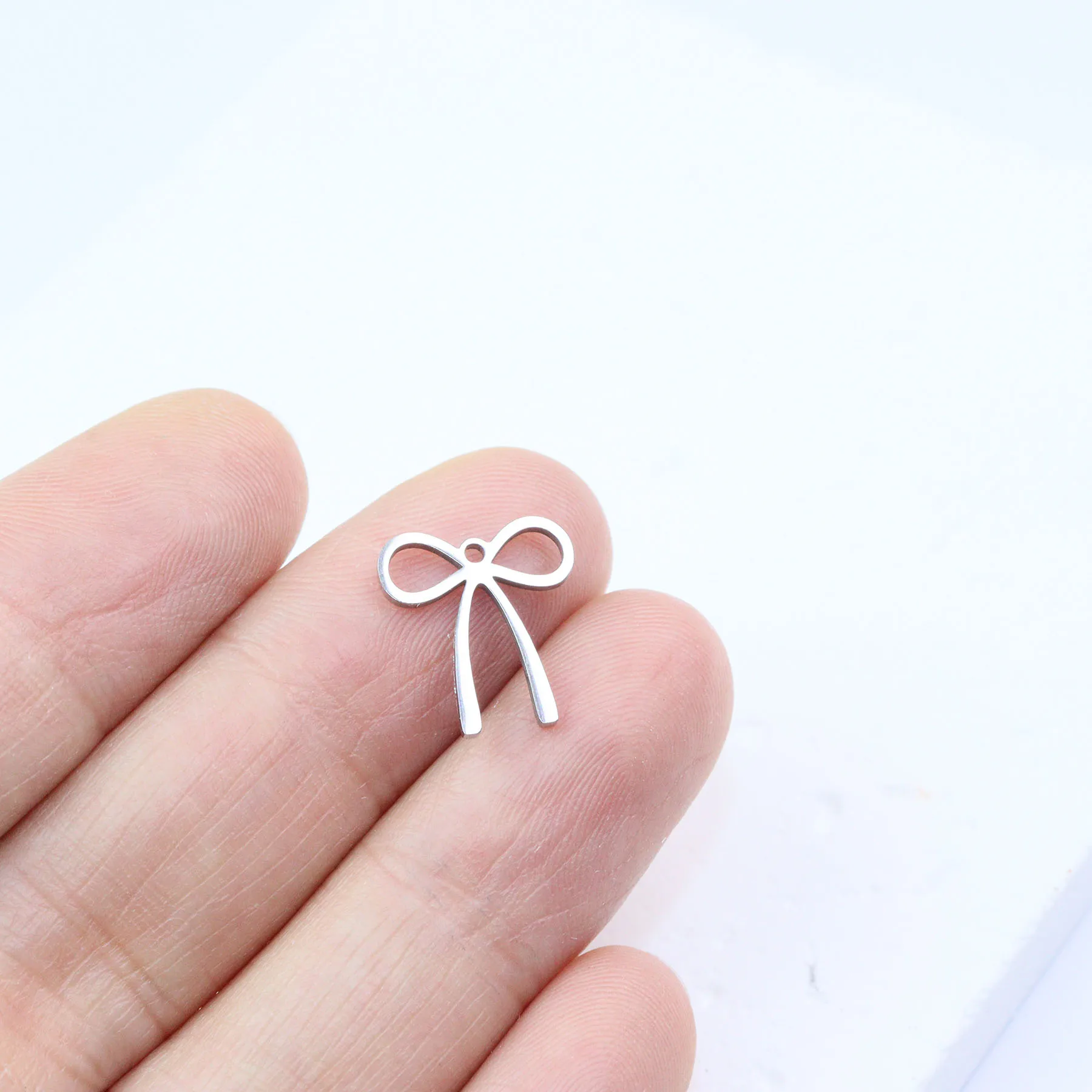 10pcs Wholesale Stainless Steel High Quality Mirro Polish Bow Girls Charms Pendant DIY Handmaking Vacuum Plt Necklace Bracelets