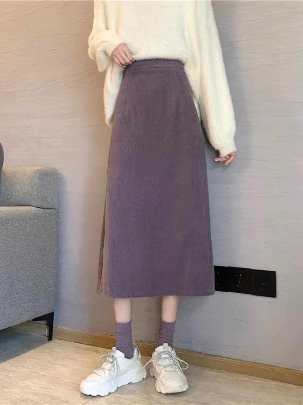 

Фиолетовая вельветовая юбка миди женская, весна-осень 2025, новая, ретро, с разрезом, с завышенной талией, А-силуэт, модная, для повседневной носки