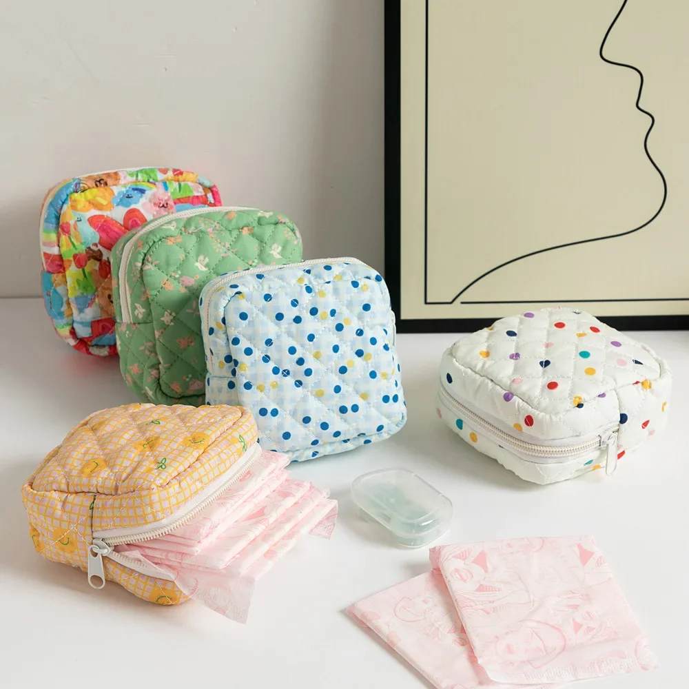 Women Small Cosmetic Bag Floral Sanitary Cotton Storage Bag Quilted Girl\'s Sanitary Napkin Lipstick Travel Bag Coin Purse Case