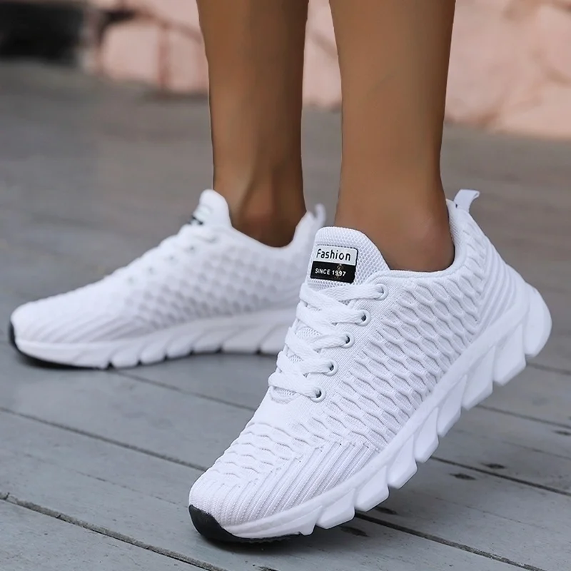 Fashion Women Sneakers Mesh Breathable Women Flat Shoes Lightweight Casual Shoes Ladies Lace-up Deportiva Mujer Chaussures Femme