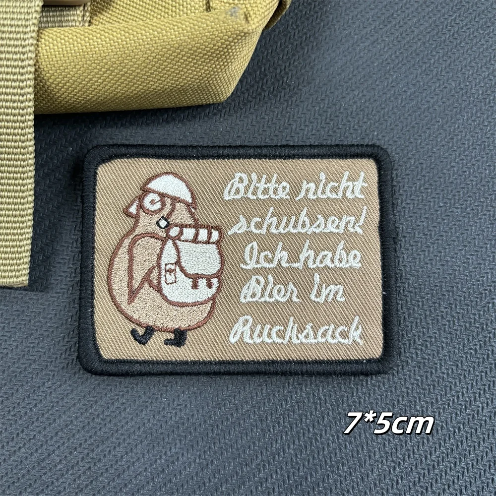 Bitte Nicht Schubsen Ich Habe Bier im Rucksack Embroidery Patch Fun Clete Penguin Backpack Morale Badge Tactical Cloth Stickers