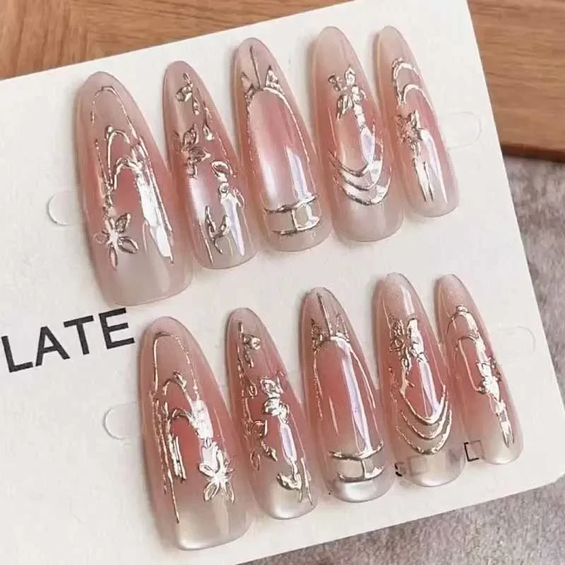 10-teilige Damen-Mandelnägel im französischen Stil, vergoldeter Schmetterling, künstlicher Nagel, handgefertigt, zum Aufdrücken der Nägel, leichter Luxus, mittellanger Stil