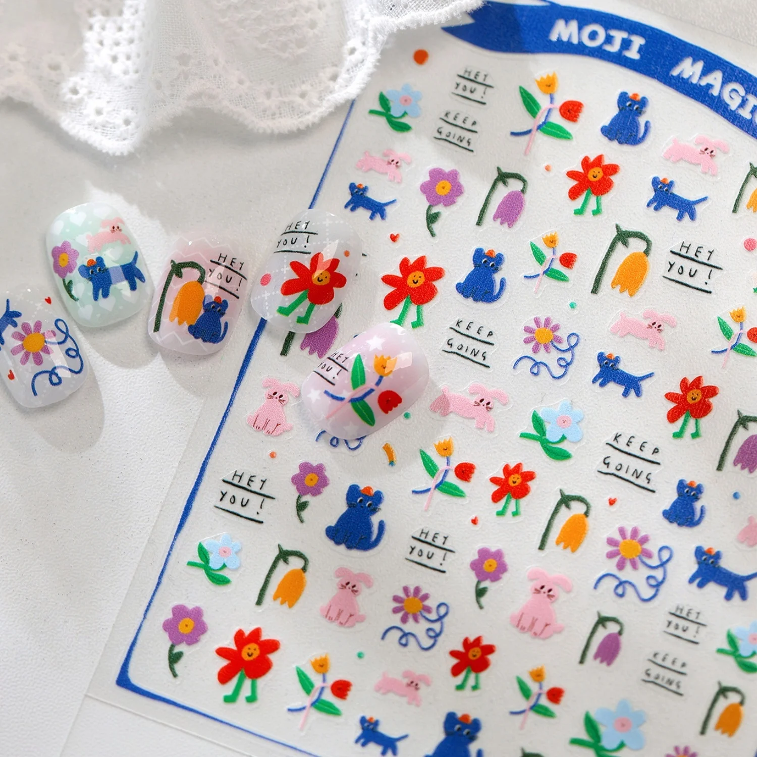 5D Niedliche Rosa-Blaue Cartoon-Hunde-Nagelkunst-Aufkleber Bunte Wildblumen-Tulpen-Nagelsticker Liebliche Welpen-Blumen Selbstklebende Nagelkunst