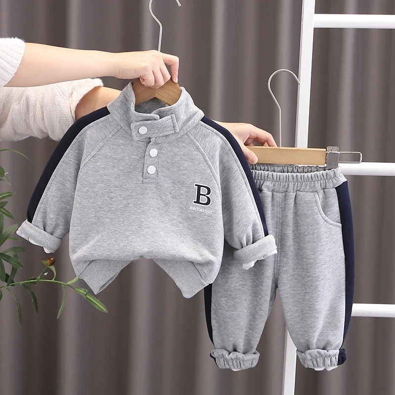 Felpa + pantaloni con lettera di alta qualità per ragazzi Set da 2 pezzi 2025 Felpa per bambini primaverili e autunnali Regalo di compleanno Regalo di Natale