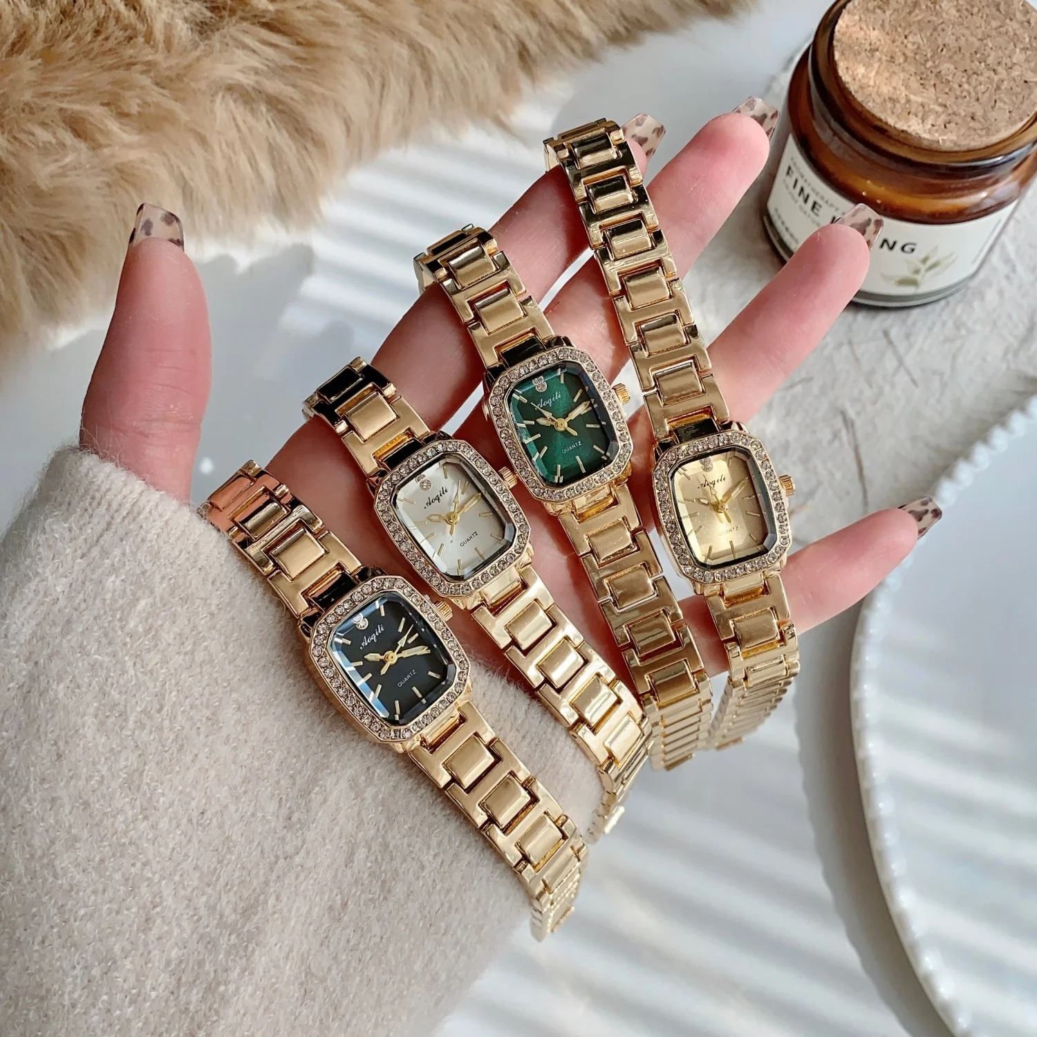 

Роскошные лучшие брендовые часы с золотым браслетом, женские элегантные женские кварцевые часы с маленьким квадратным циферблатом, простые модные женские часы relogio