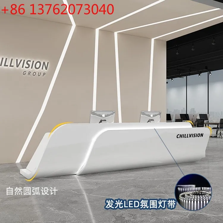 Pagina di cassa in acciaio inossidabile per salone di bellezza semplice e moderna per reception aziendale