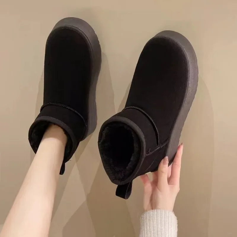 Śniegowce damskie 2024 Winter New Flat Bottomed Short Tube Thick Sole Warm Short Plush Comfort Anti Slip Snow Boots Botas Mujer