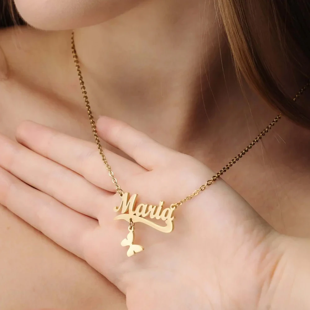 Collier personnalisé avec nom et papillon, pendentif personnalisé pour maman, femme, bijoux en acier inoxydable, cadeaux tendance pour anniversaire