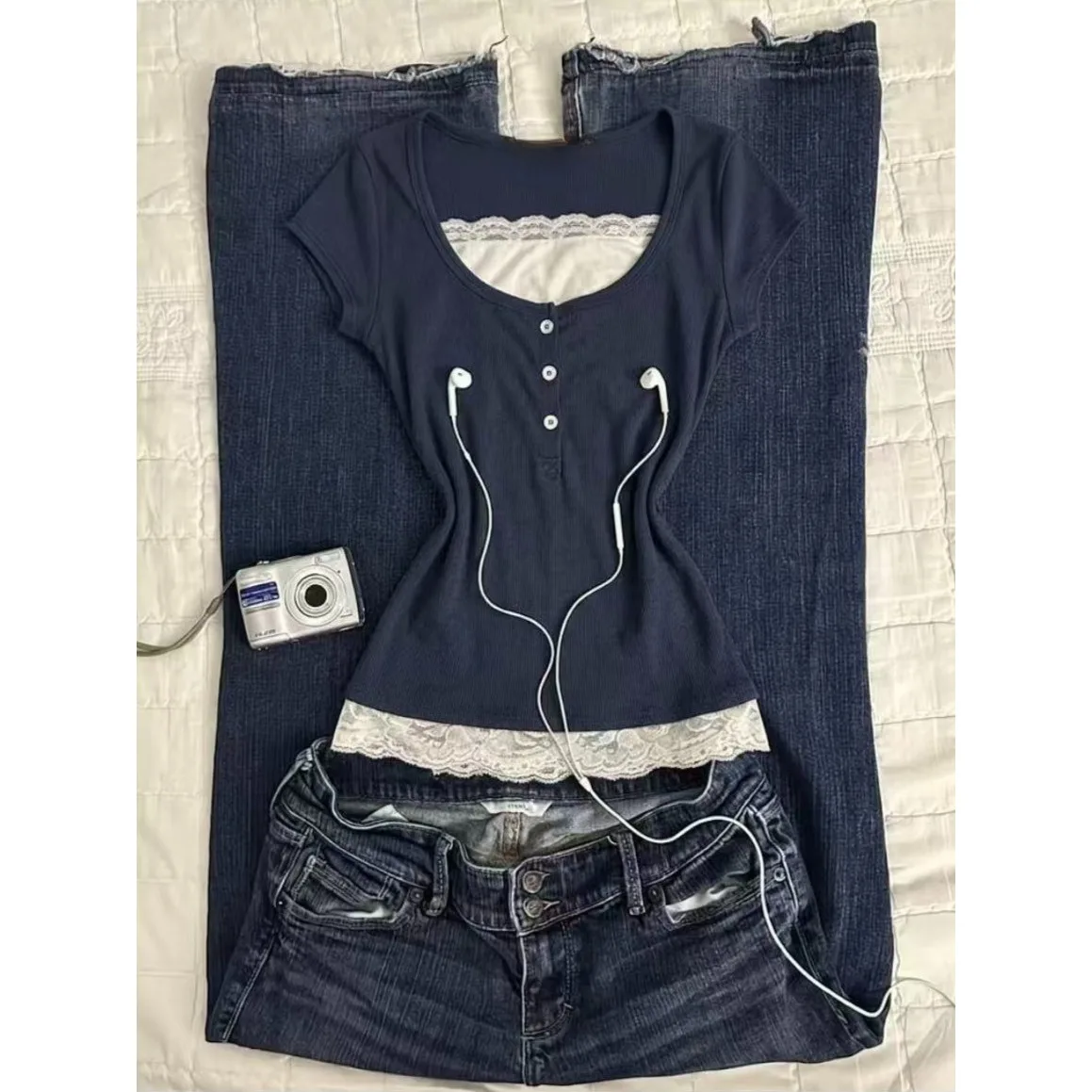 Camiseta Henley Retro Y2K para mujer, azul marino, con efecto de dos piezas, cuello redondo, con botones, manga corta, corte ajustado, informal, para combinar en capas