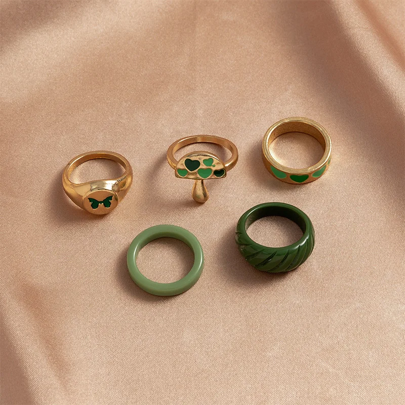 Green ring combination set of 5 cold wind love metal resin mix and match simple ring stacking design