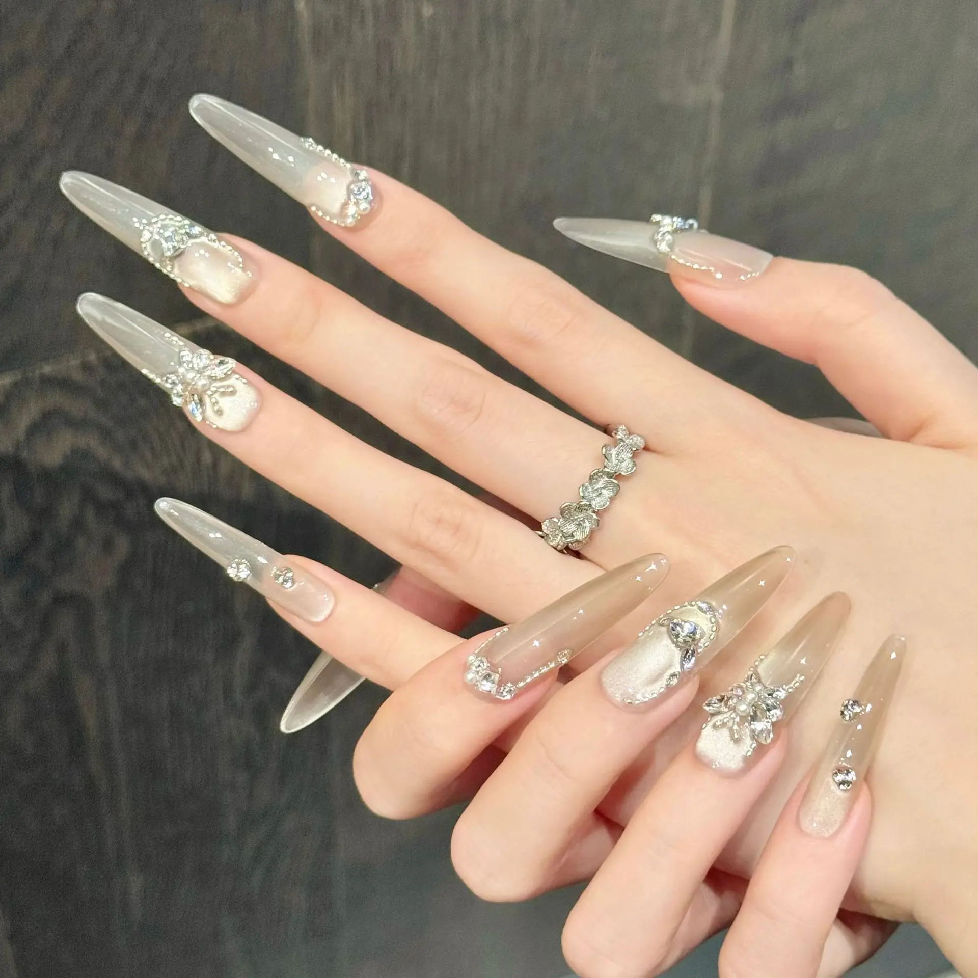 10 Uds. De puntas de uñas postizas transparentes simples, diamantes de imitación, mariposa, Color desnudo, prensa hecha a mano en uñas, decoración de perlas, uñas postizas elegantes