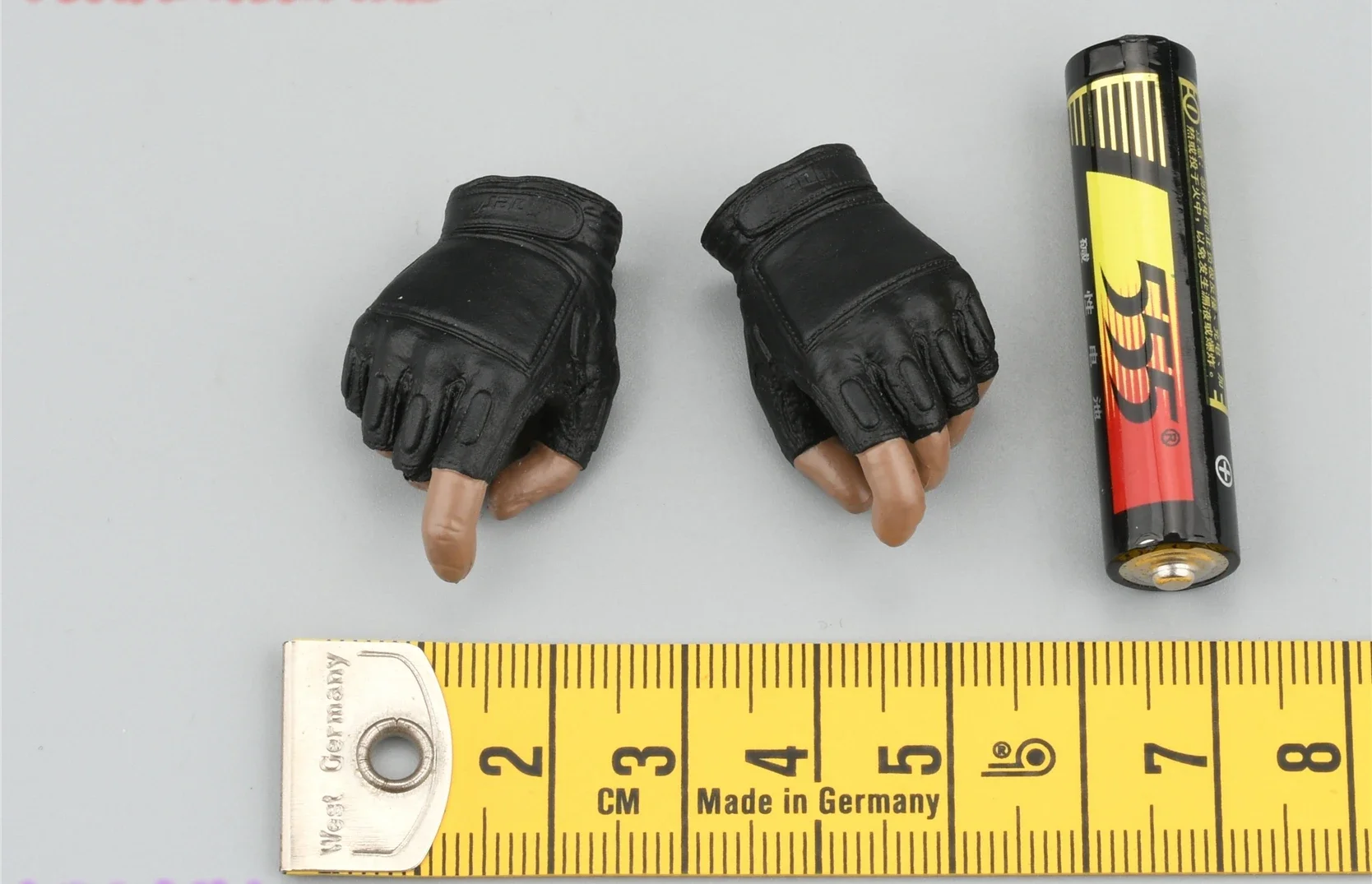 FS 73049 1/6 Scale Soldier Glove Hand Model for 12