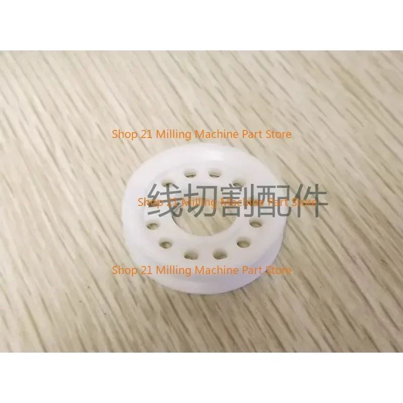 

1pc A290-8119-X625 Slow Wire Tension Idler Pulley for FANUC Ceramic Lead Pulley 34X14X8