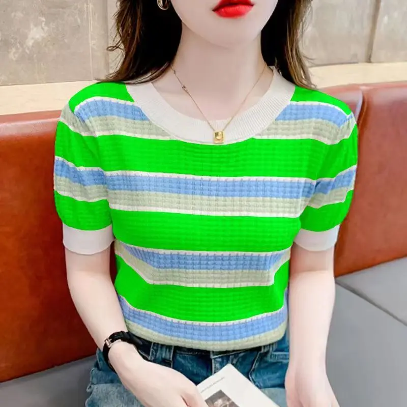 

Новые летние свободные корейские топы, универсальные футболки, модные трикотажные полосатые футболки с круглым вырезом и короткими рукавами, женская одежда 2025
