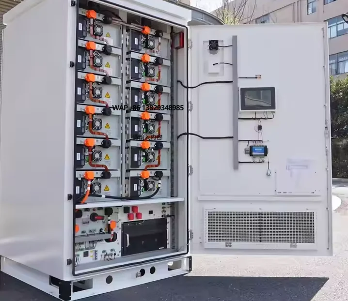 نظام تخزين الطاقة الشمسية BESS نظام تخزين الطاقة التجارية الصناعية مع أجهزة الكمبيوتر 105kw 215kwh 241kwh