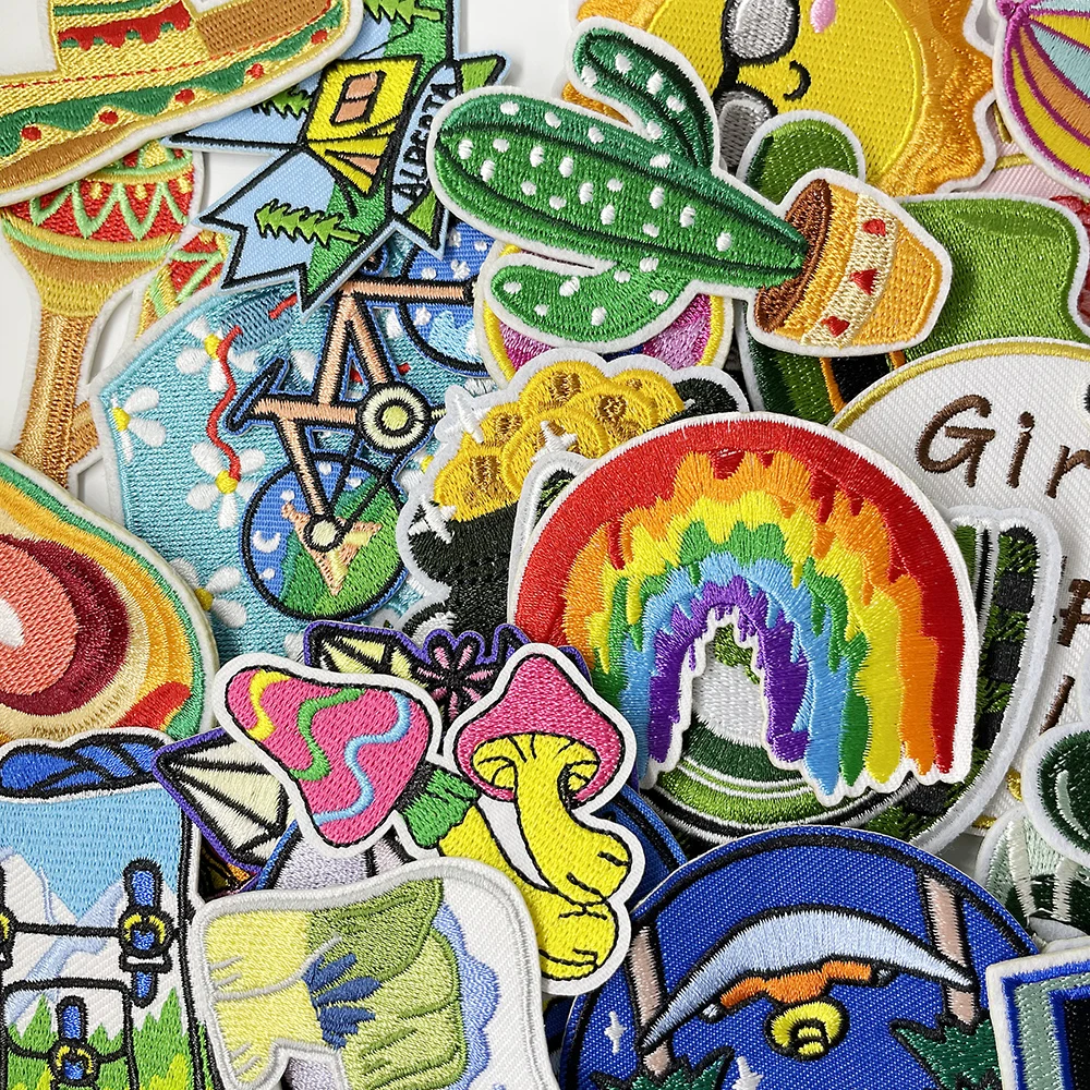 100Pcs Random Mixed Iron on Patches Apparel Sewing Supplies Embroidery Applique Decorative Supplies Decoration Clothing Patch