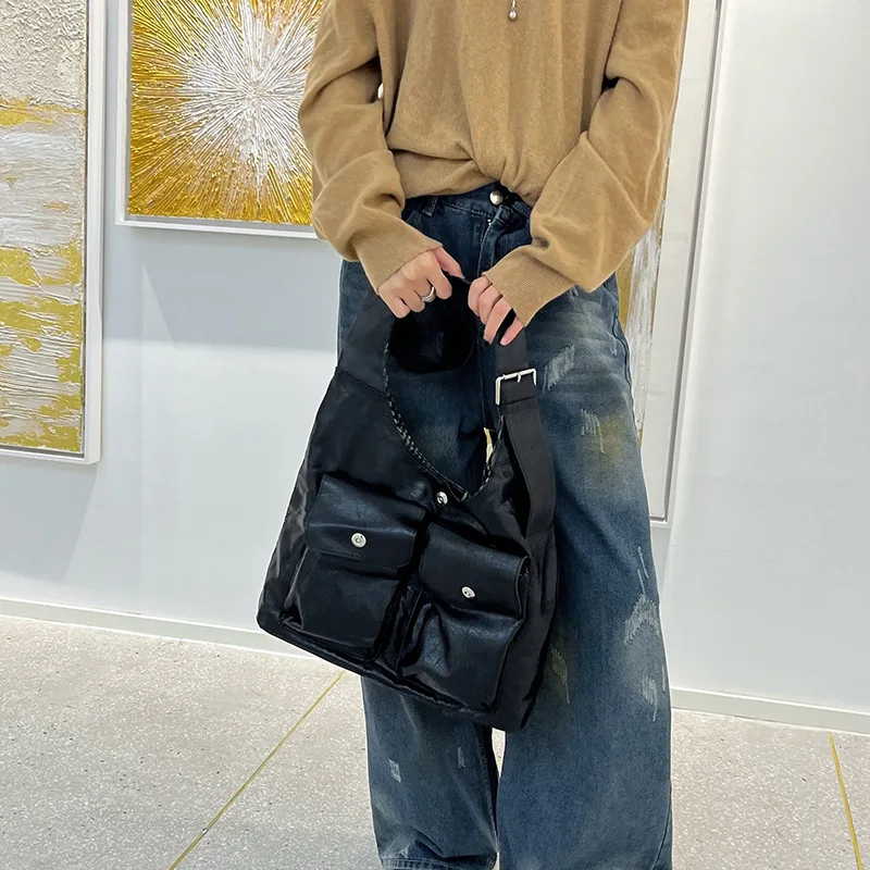 Umhängetasche für junge Damen mit großem Fassungsvermögen, modische, vielseitige Unterarm-Umhängetasche für den lässigen Pendelverkehr