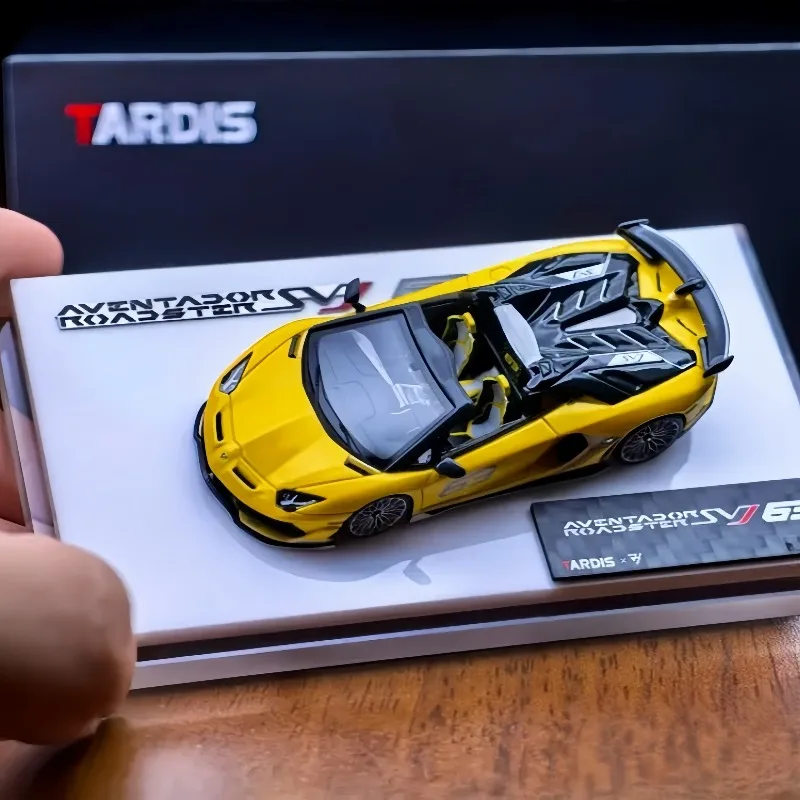 En Stock, TARDIS 1:64, Nuevo Producto Personalizado, Aventador SVJ63, Dos Autos, Modelo a Escala en Resina, Artículo de Decoración para Adultos, Juguete para Niños