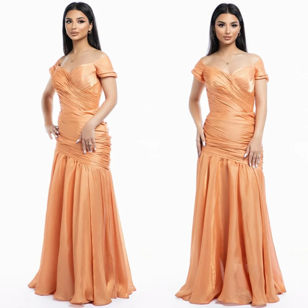 

Customized Exquisite Satin Evening Dresses Classic Off the Shoulder Homecoming Dresses Temperament Sweep Train Prom Dress