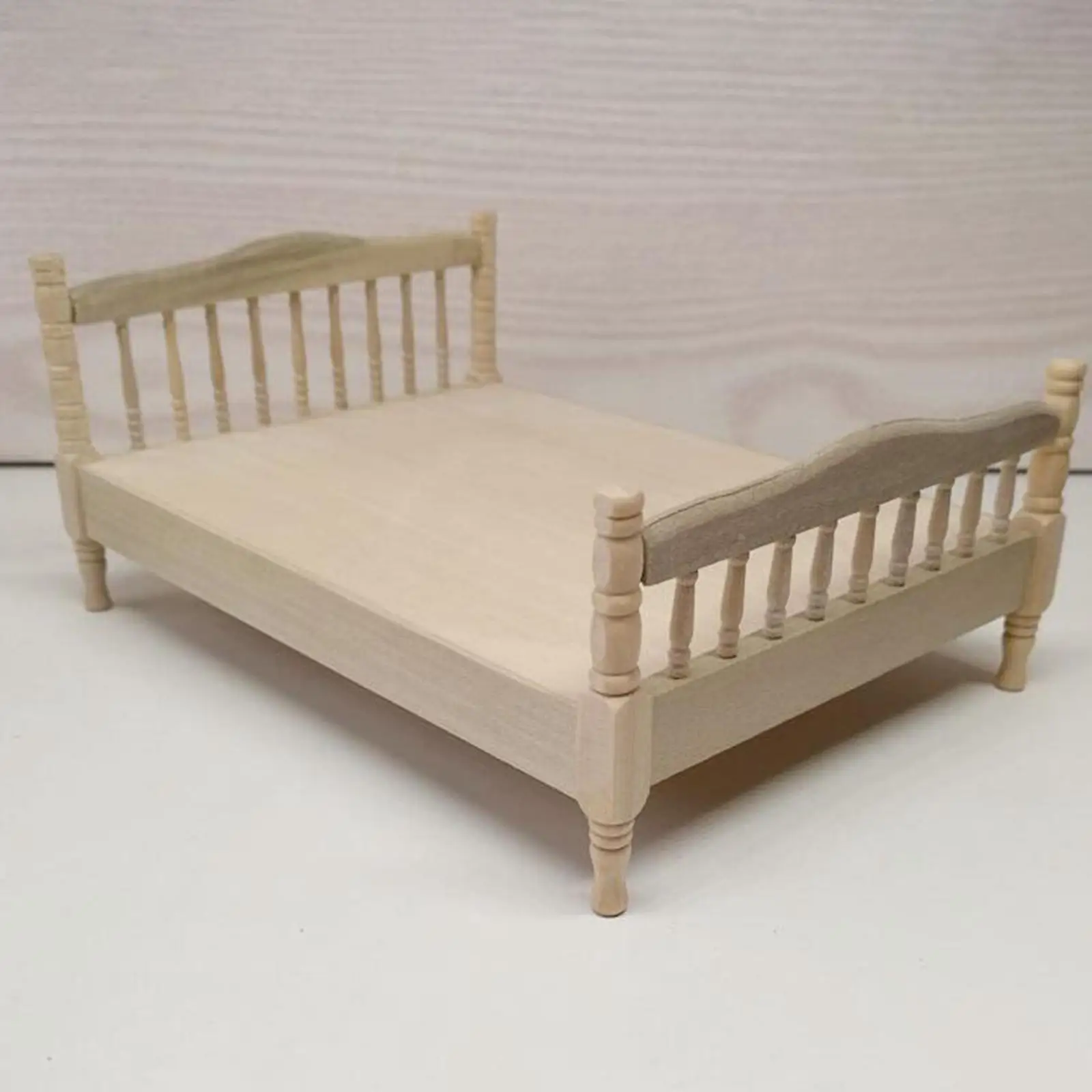 1:12 Dollhouse Double Bed Model Realistic Simulated Wooden Mini Bed for Building Decoration DIY Scenery Model Train DIY Projects